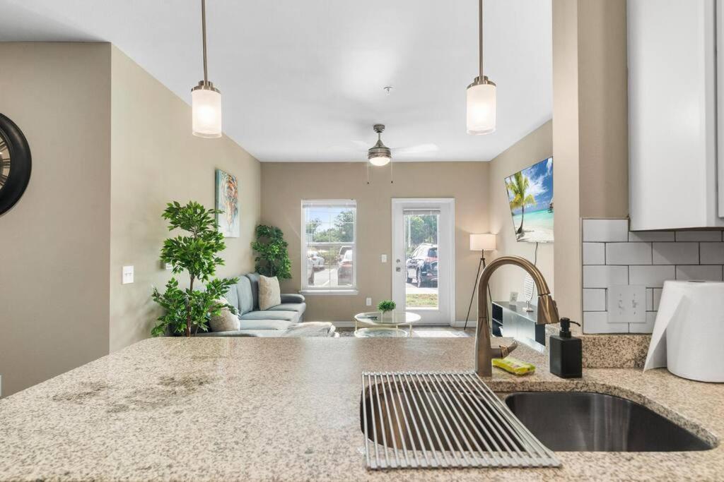 Elegant 1Br/1Ba Condo With Pool, Gym And Laundry Мельбурн Экстерьер фото