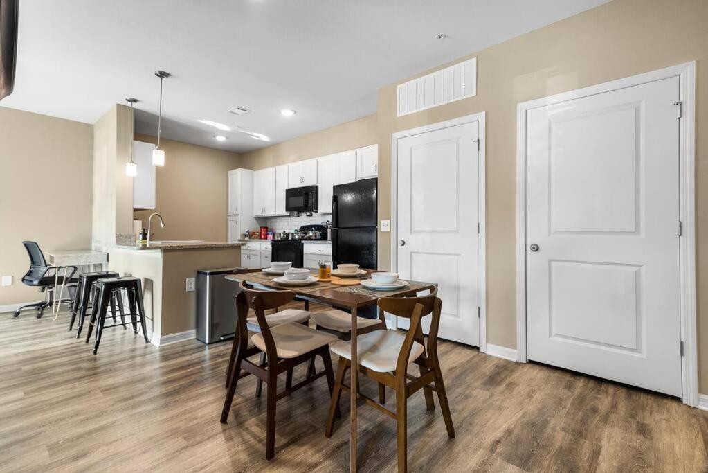 Elegant 1Br/1Ba Condo With Pool, Gym And Laundry Мельбурн Экстерьер фото