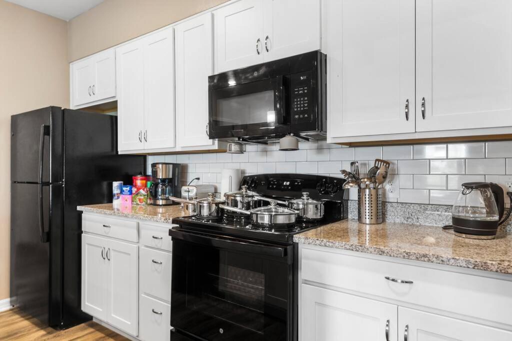 Elegant 1Br/1Ba Condo With Pool, Gym And Laundry Мельбурн Экстерьер фото
