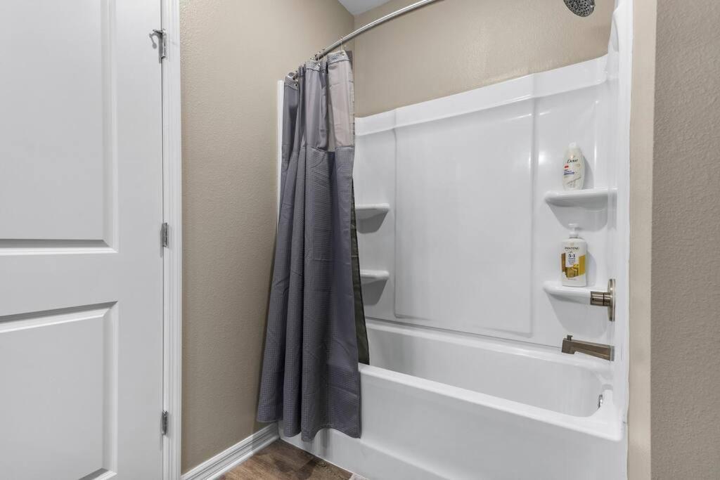 Elegant 1Br/1Ba Condo With Pool, Gym And Laundry Мельбурн Экстерьер фото
