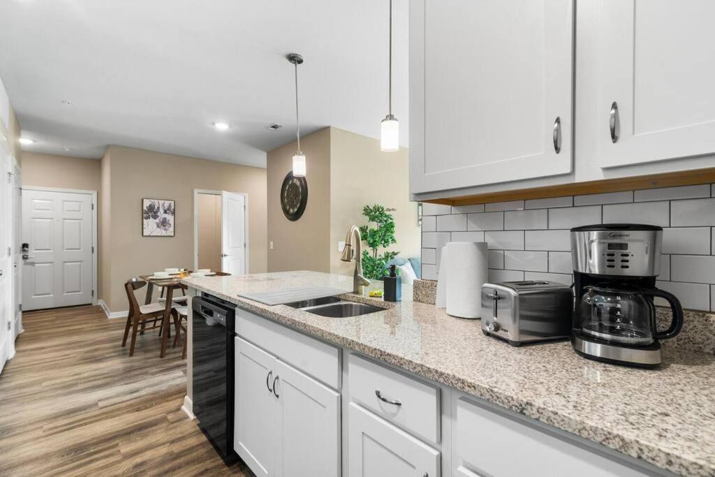 Elegant 1Br/1Ba Condo With Pool, Gym And Laundry Мельбурн Экстерьер фото